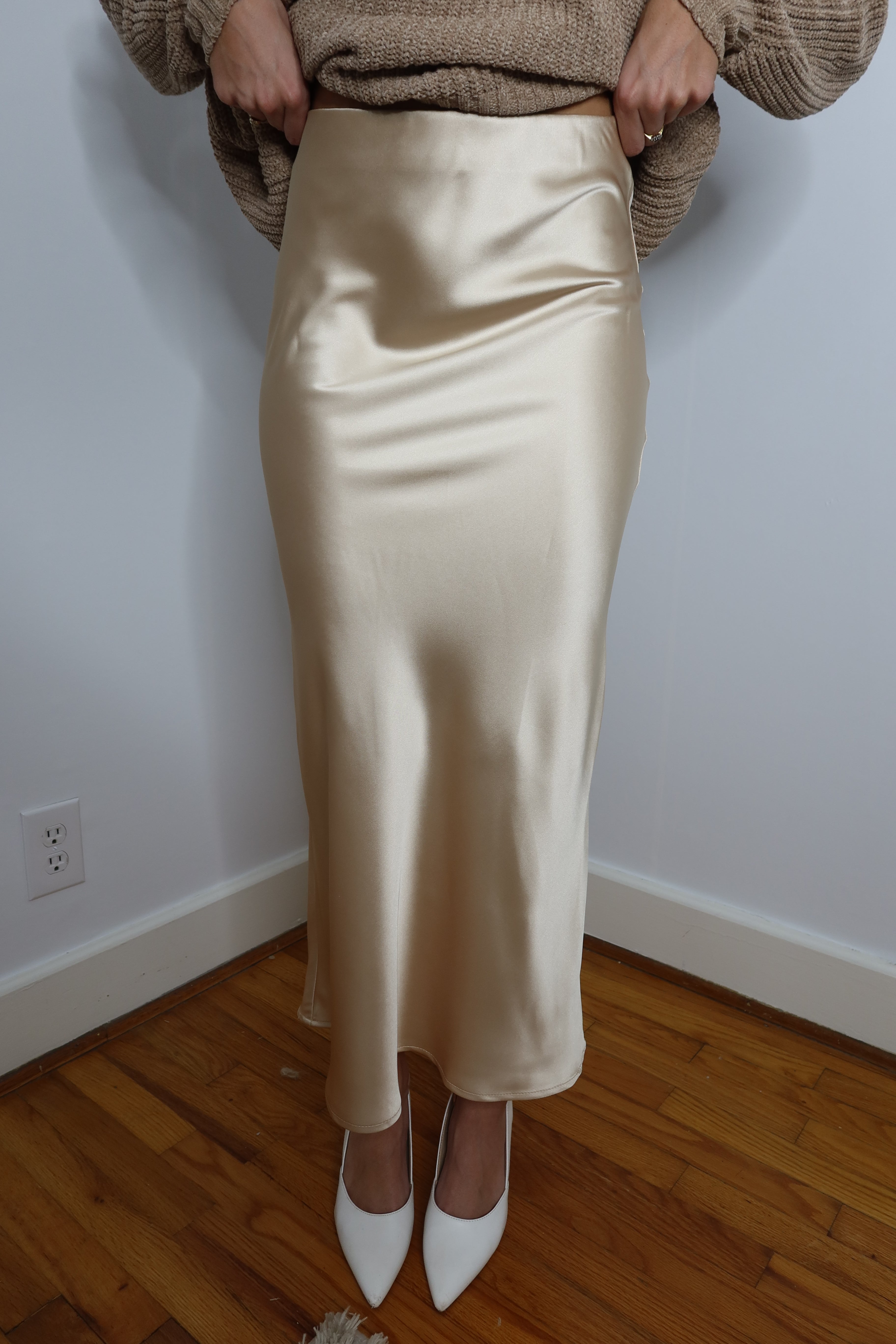 Loren Satin Midi Skirt- Champagne