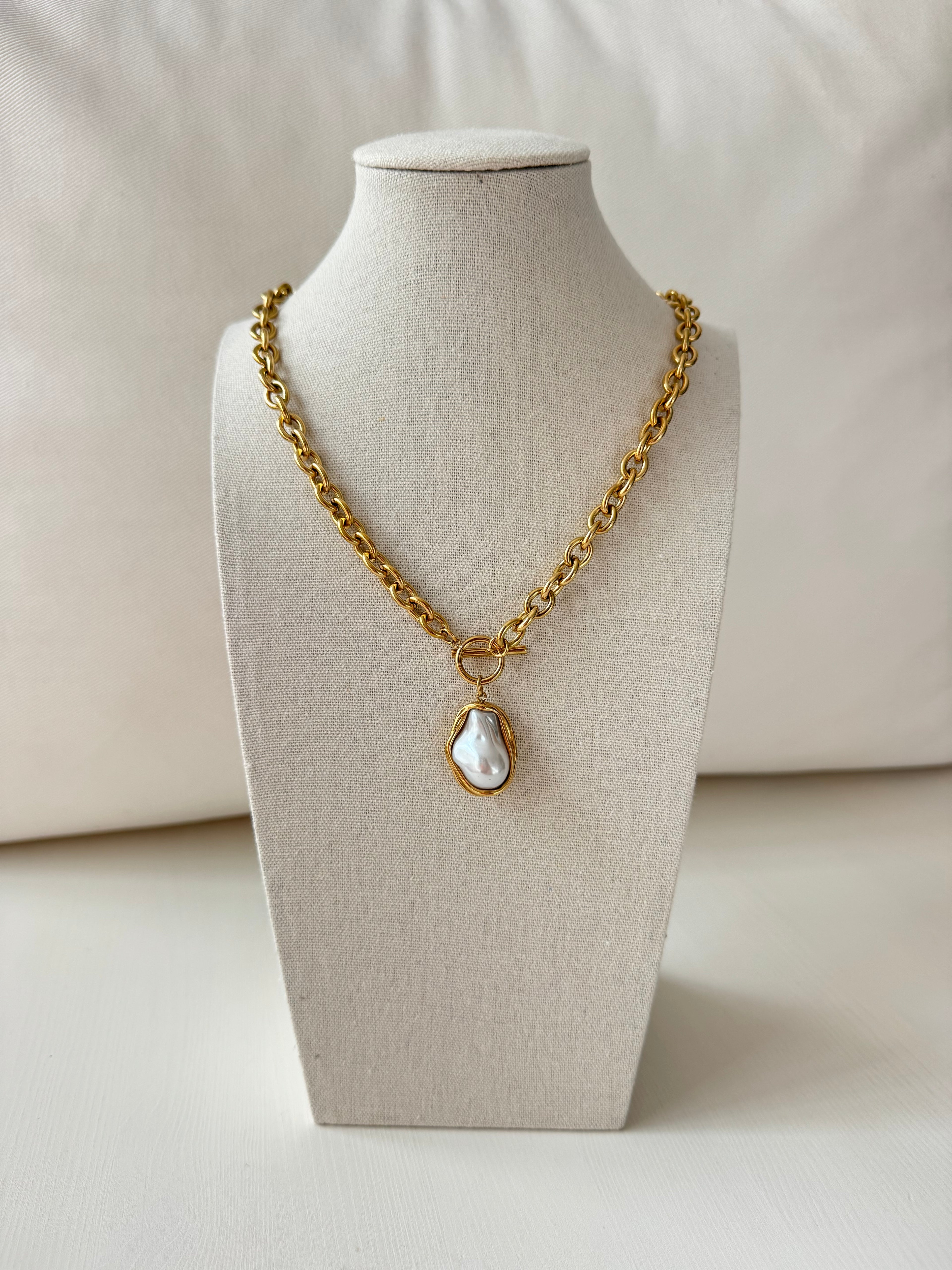 Pearl Pendant Necklace