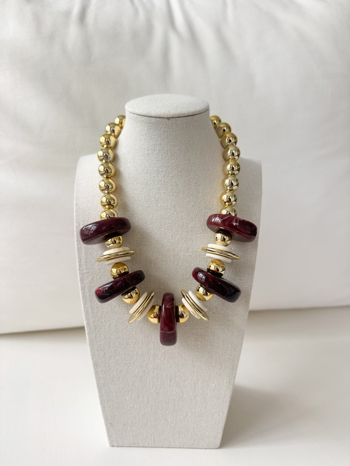 Amber Avenue Burgundy Necklace