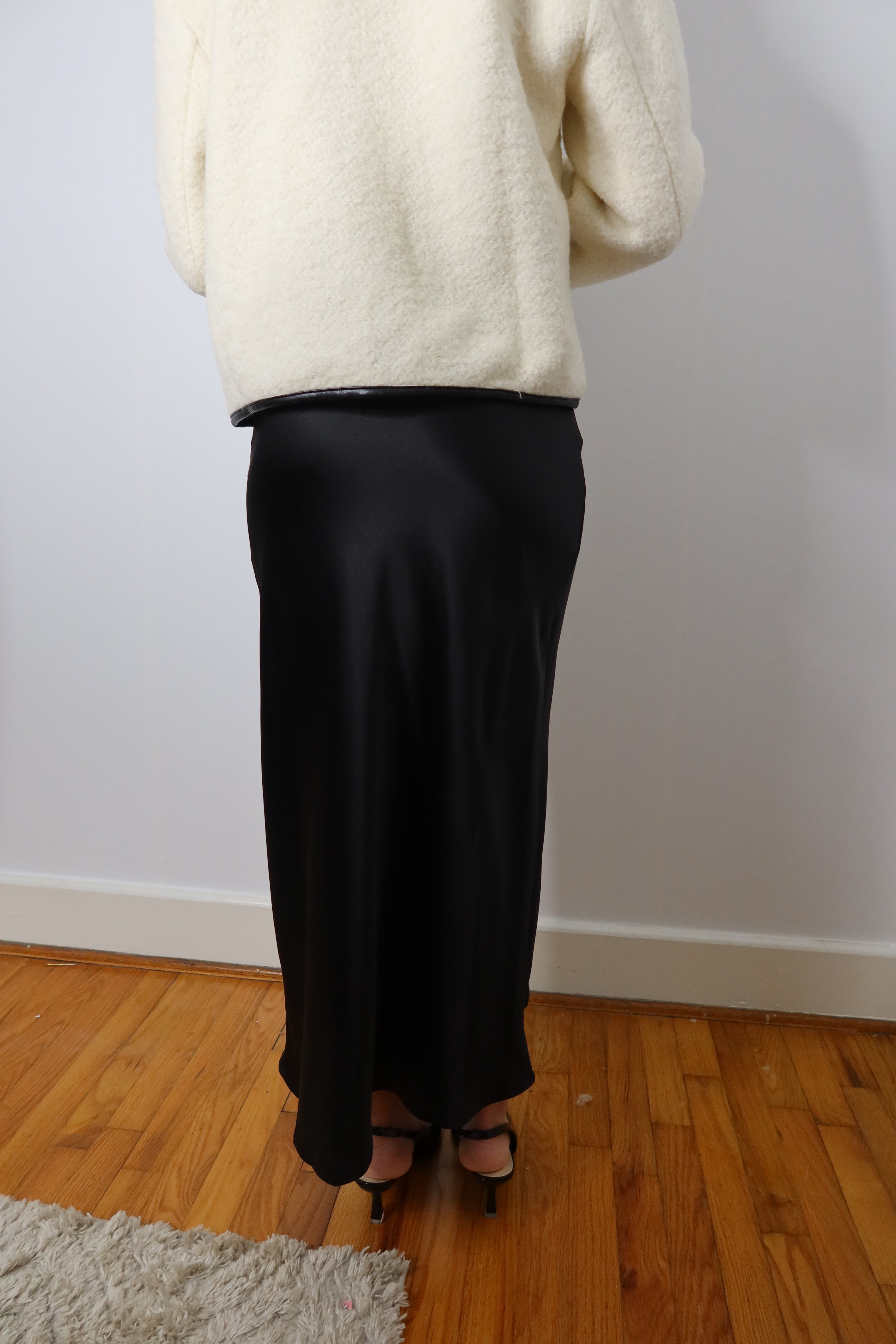 Loren Satin Midi Skirt- Black