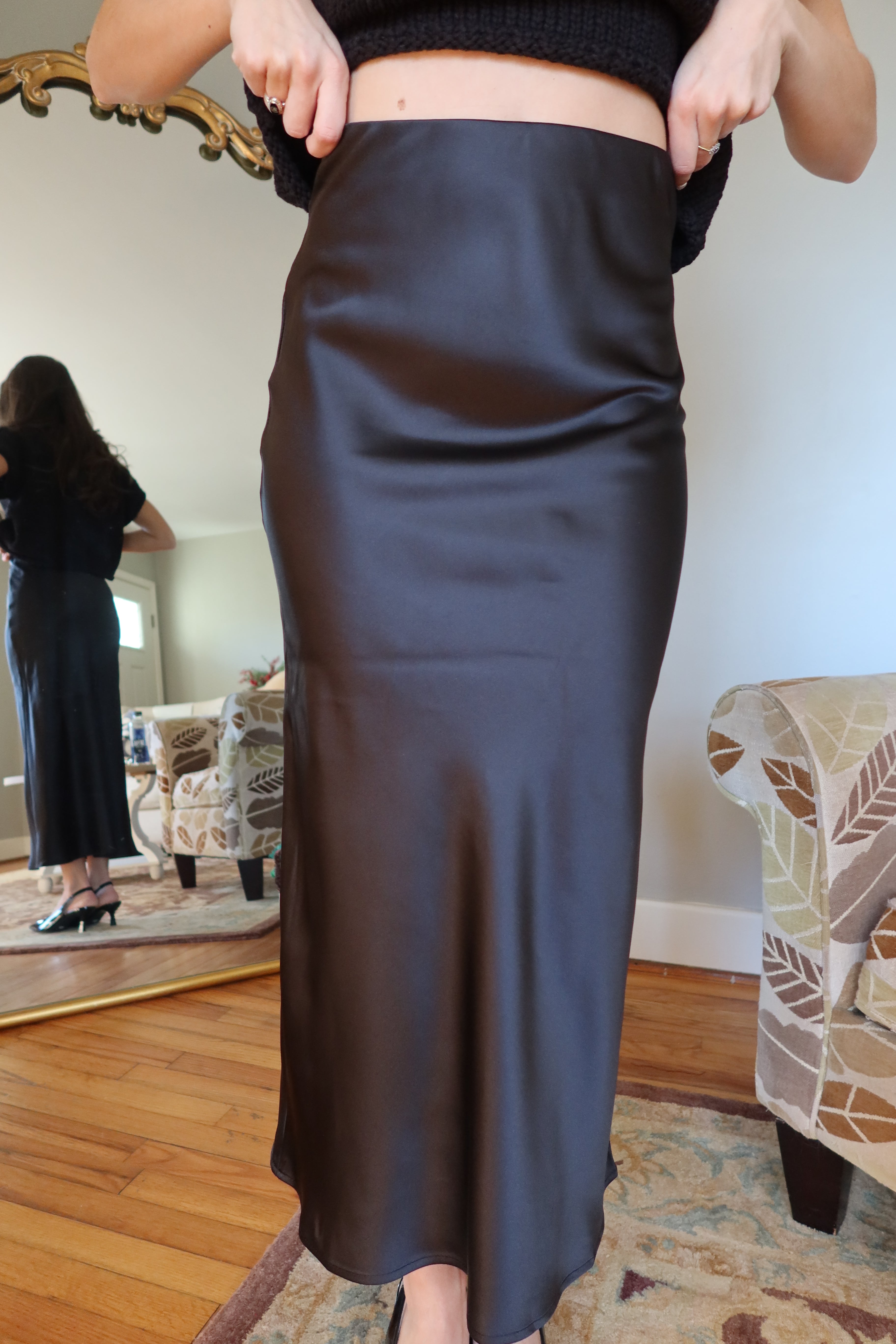Loren Satin Midi Skirt- Black