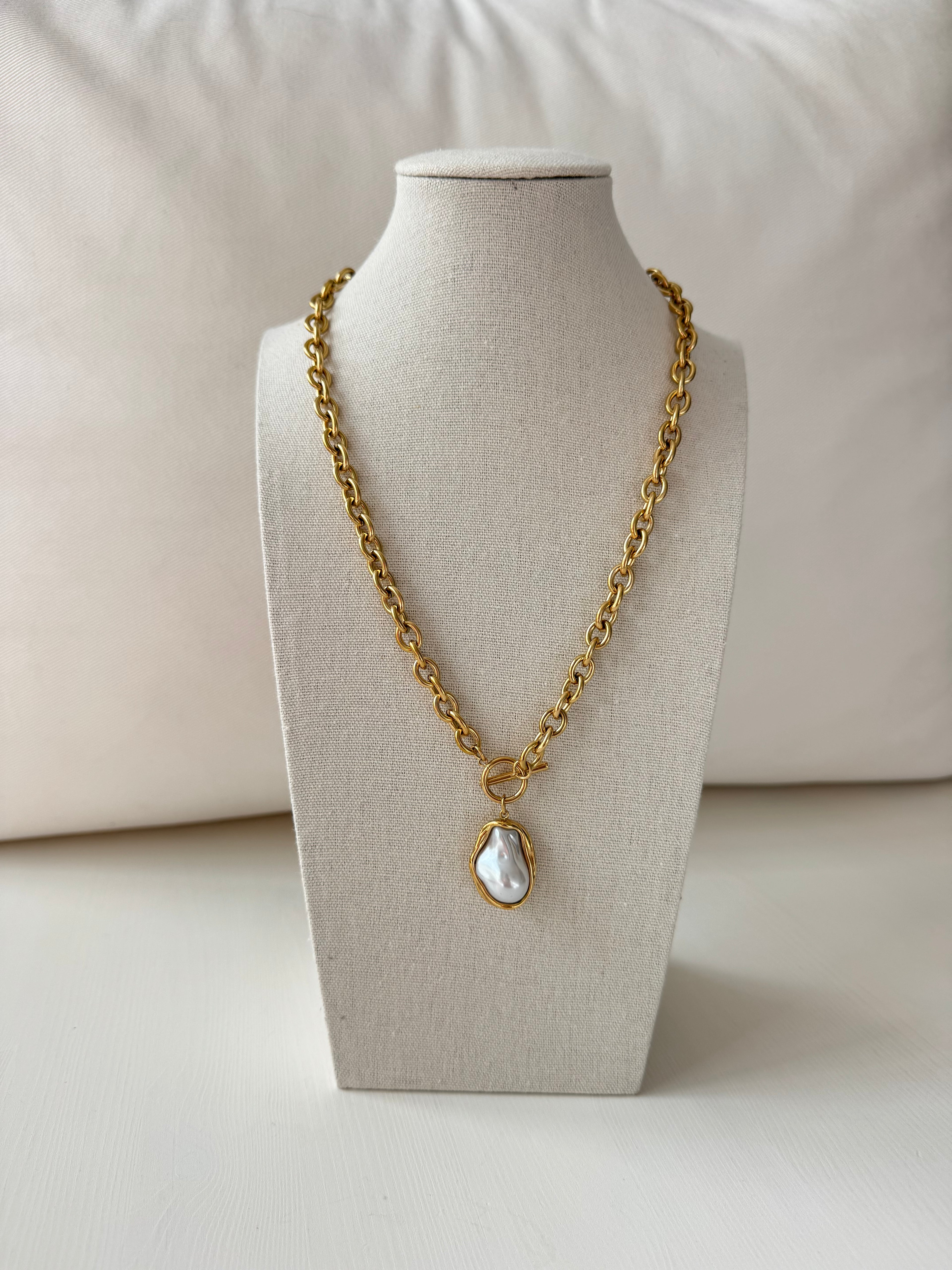Pearl Pendant Necklace