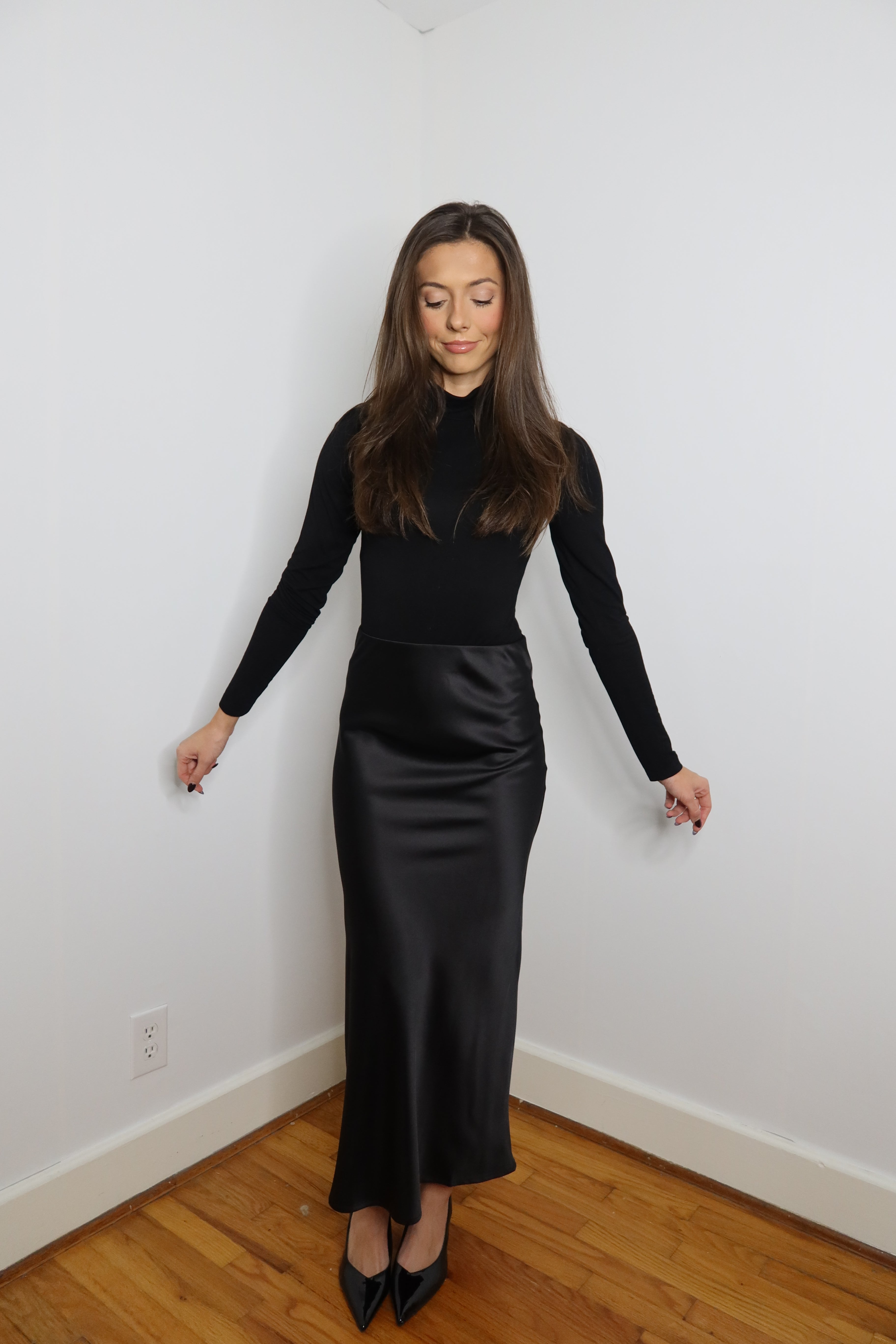 Loren Satin Midi Skirt- Black